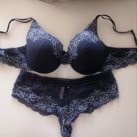 Women's Lingerie - Picture 1 of 5